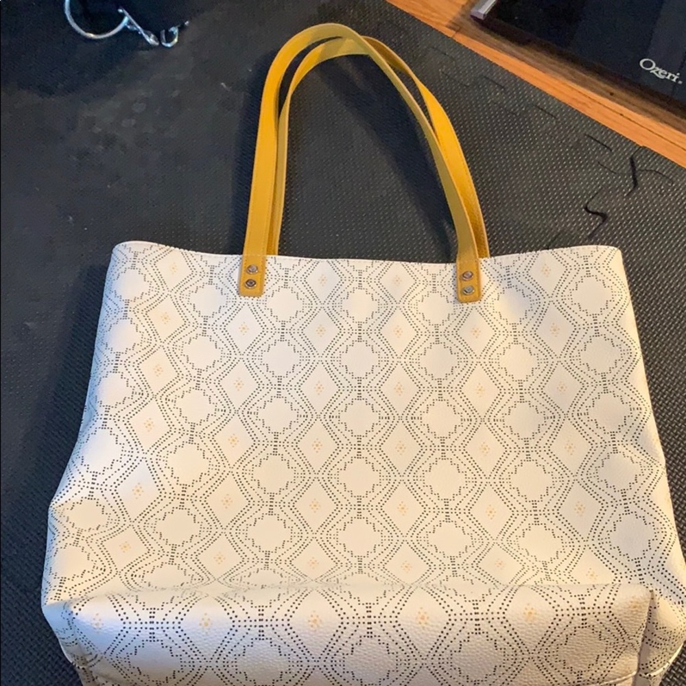 Thirty one around town tote